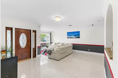 321 N 72nd Terrace, Hollywood, FL 33024 - Photo 3