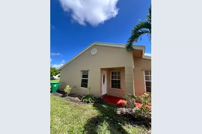13761 Newport Manor, Davie, FL 33325 - Photo 11