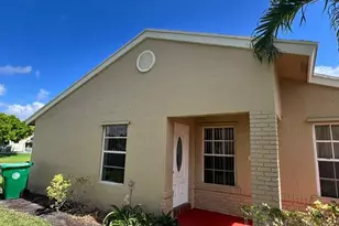 13761 Newport Manor, Davie, FL 33325 - Photo 11