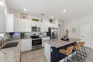 7705 NW Greenbank Cir, Port Saint Lucie, FL 34987 - Photo 11