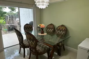 7424 NW 75th St, Tamarac, FL 33321 - Photo 11