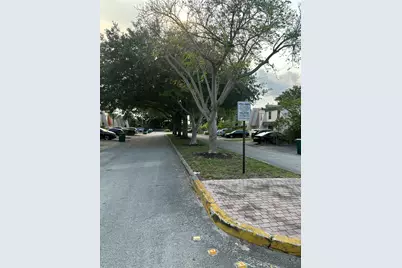 7424 NW 75th Street, Tamarac, FL 33321 - Photo 5