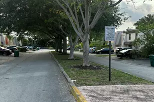 7424 NW 75th St, Tamarac, FL 33321 - Photo 5
