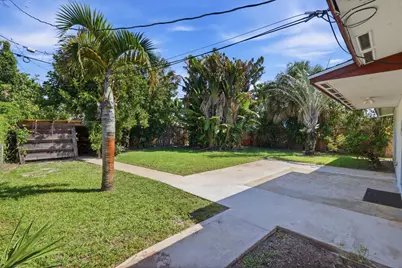 365 Garden Boulevard, Palm Beach Gardens, FL 33410 - Photo 23