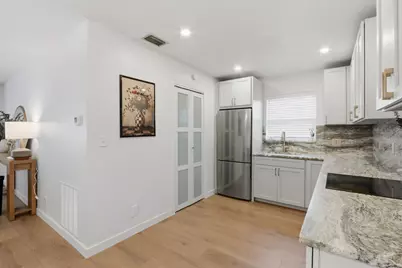 365 Garden Boulevard, Palm Beach Gardens, FL 33410 - Photo 9