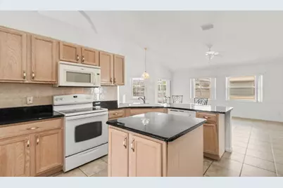 5829 NW Gerald Circle, Port Saint Lucie, FL 34986 - Photo 13