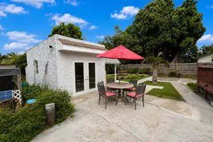 429 Greenbriar Dr, West Palm Beach, FL 33403 - Photo 19