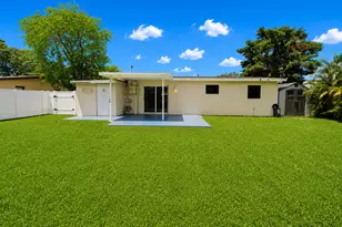 5700 SW 37 Ct, Davie, FL 33314 - Photo 9