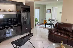 1231 SW 112th Ave, Pembroke Pines, FL 33025 - Photo 9