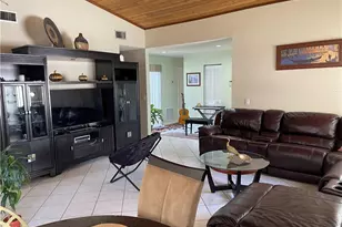 1231 SW 112th Ave, Pembroke Pines, FL 33025 - Photo 11