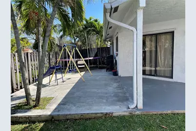 1231 SW 112th Avenue, Pembroke Pines, FL 33025 - Photo 5