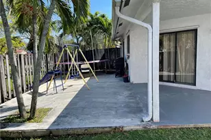 1231 SW 112th Ave, Pembroke Pines, FL 33025 - Photo 5