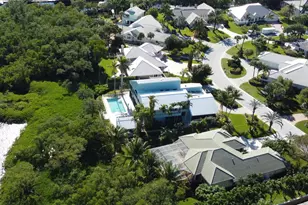 8902 SE Marina Bay Dr, Hobe Sound, FL 33455 - Photo 7