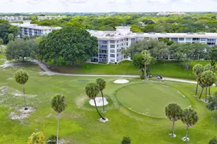 3900 Oaks Clubhouse Dr, Pompano Beach, FL 33069 - Photo 39