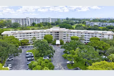 3900 Oaks Clubhouse Drive #410, Pompano Beach, FL 33069 - Photo 35