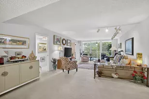 3900 Oaks Clubhouse Dr, Pompano Beach, FL 33069 - Photo 7