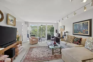 3900 Oaks Clubhouse Dr, Pompano Beach, FL 33069 - Photo 9