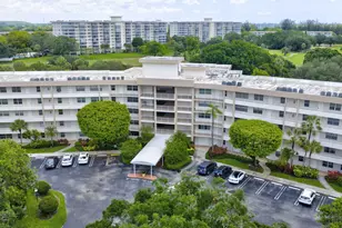 3900 Oaks Clubhouse Dr, Pompano Beach, FL 33069 - Photo 37