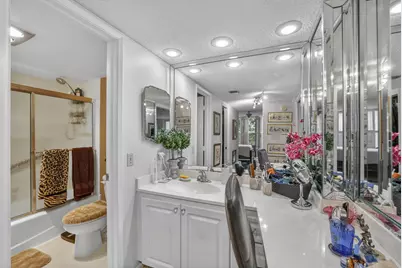 3900 Oaks Clubhouse Drive #410, Pompano Beach, FL 33069 - Photo 21