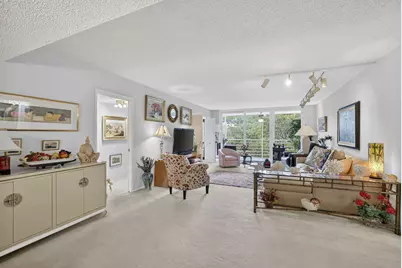 3900 Oaks Clubhouse Drive #410, Pompano Beach, FL 33069 - Photo 7