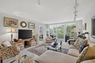 3900 Oaks Clubhouse Dr, Pompano Beach, FL 33069 - Photo 1