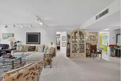 3900 Oaks Clubhouse Drive #410, Pompano Beach, FL 33069 - Photo 17