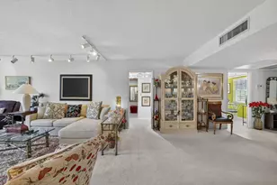 3900 Oaks Clubhouse Dr, Pompano Beach, FL 33069 - Photo 17