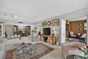 3900 Oaks Clubhouse Dr, Pompano Beach, FL 33069 - Photo 11