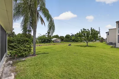 2651 Boundbrook Boulevard #110, West Palm Beach, FL 33461 - Photo 37