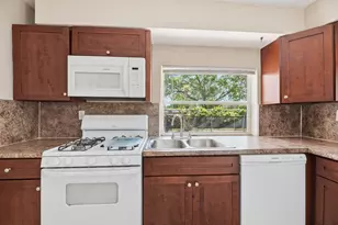 2420 NW 89th Ave, Sunrise, FL 33322 - Photo 11