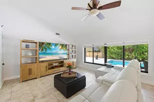 1630 NW 118th Ave, Pembroke Pines, FL 33026 - Photo 9