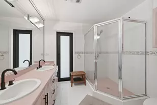 1630 NW 118th Ave, Pembroke Pines, FL 33026 - Photo 17