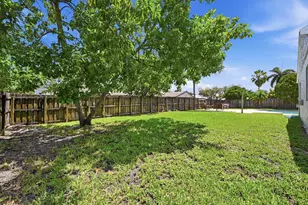 11991 SW 51st Ct, Cooper City, FL 33330 - Photo 5
