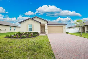988 Bent Creek Dr, Fort Pierce, FL 34947 - Photo 3