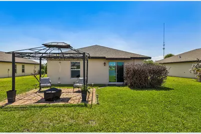 923 Bent Creek Drive, Fort Pierce, FL 34947 - Photo 27