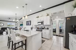 923 Bent Creek Dr, Fort Pierce, FL 34947 - Photo 11