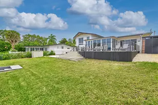 2426 Key Largo Ln, Fort Lauderdale, FL 33312 - Photo 13