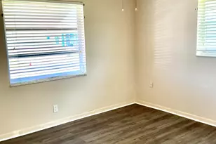 119 SW 10th Ct, Boynton Beach, FL 33426 - Photo 11
