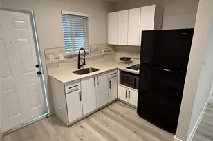 720 NE 7th St, Hallandale Beach, FL 33009 - Photo 5