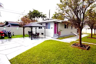 720 NE 7th St, Hallandale Beach, FL 33009 - Photo 23
