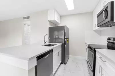 712 Meadows Circle, Boynton Beach, FL 33436 - Photo 7