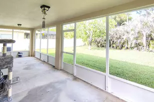 386 Lexington Ave SW, Vero Beach, FL 32962 - Photo 9