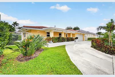 1221 Singer Drive, Singer Island, FL 33404 - Photo 17