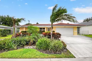 1221 Singer Dr, Singer Island, FL 33404 - Photo 25