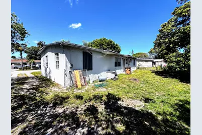 260 NE 42nd Court, Deerfield Beach, FL 33064 - Photo 21