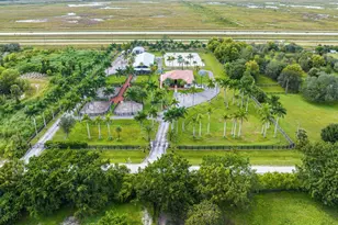 2587 Skipiks Way, Wellington, FL 33470 - Photo 5