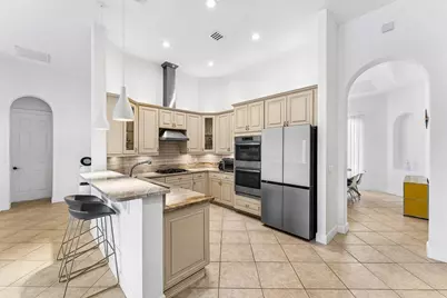 3592 Collonade Drive, Wellington, FL 33449 - Photo 9