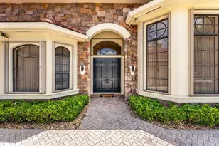 3592 Collonade Dr, Wellington, FL 33449 - Photo 5