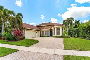3592 Collonade Dr, Wellington, FL 33449 - Photo 3