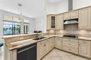 3592 Collonade Dr, Wellington, FL 33449 - Photo 13